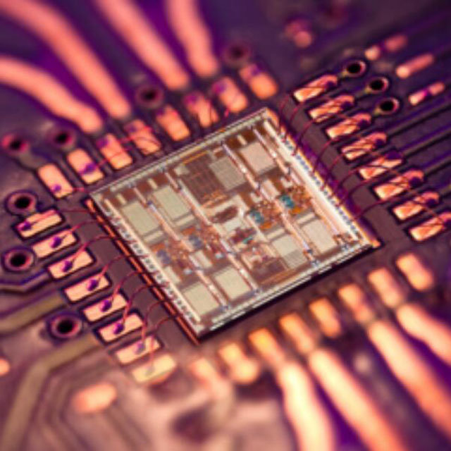 供應(yīng)，回收 [Broadcom] AFSI-R74C4SB 56Gb/s 4 通道線(xiàn)性 TIA（跨阻抗放大器）IC