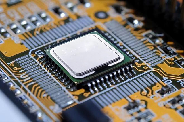 供應(yīng) AMD EPYC? 處理器：EPYC 9005 系列、EPYC 7003 系列、EPYC 4004 系列